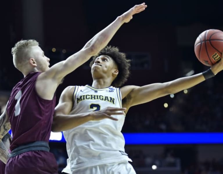 Michigan Wolverine Basketball Photos Video And More From Win Over