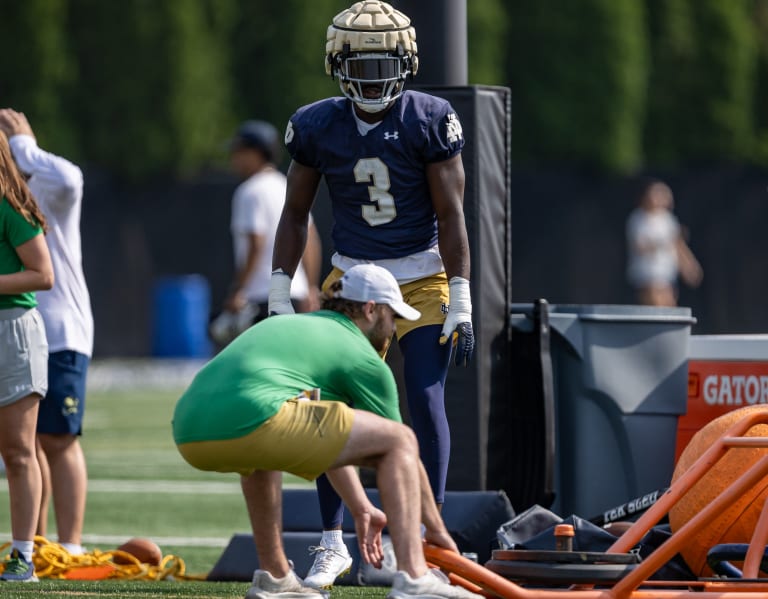 Sneed S Rise Five Man Rotation Define Surging Notre Dame Linebacker