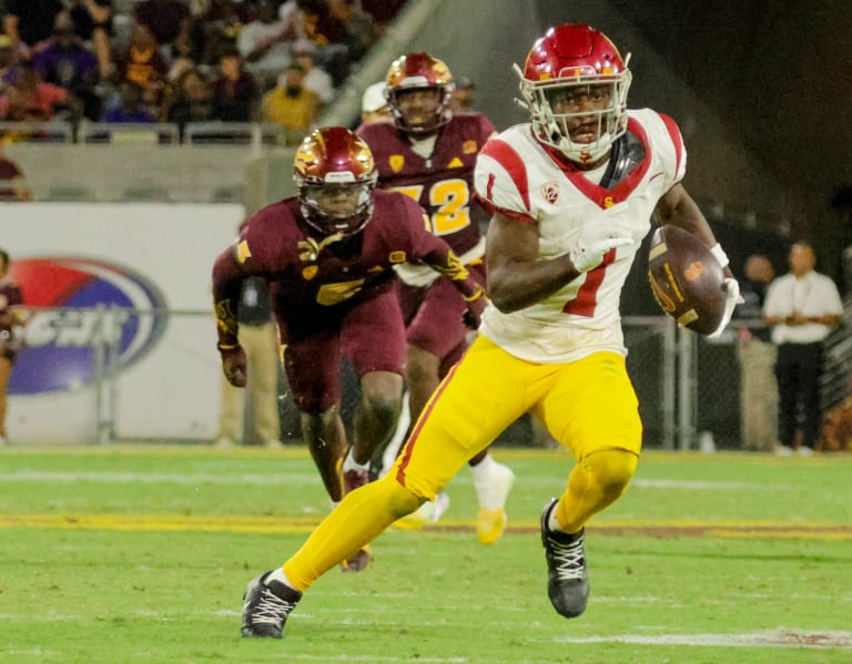 USC S Zachariah Branch Wins The Jet Award Adds To Freshman Accolades