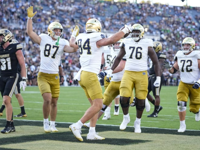 Notre Dame football makes modest gains in polls as status quo pervades