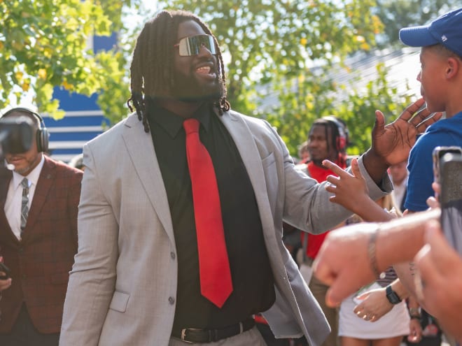 PHOTOS: Dawg Walk ahead of Georgia @ Kentucky