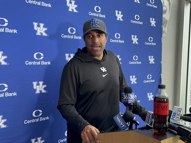 UK Football Practice Notebook - Sept. 17