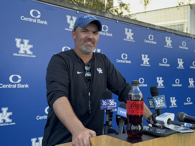 UK Football Practice Notebook - Sept. 18