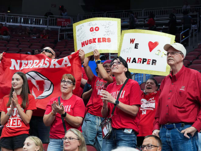 FINAL: Nebraska volleyball sweeps No. 2 Stanford in Top 5 national showdown