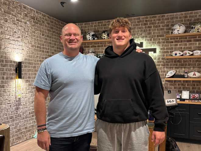 Jackets set bar high on first OVs for OL targets Mubenga, Lewis