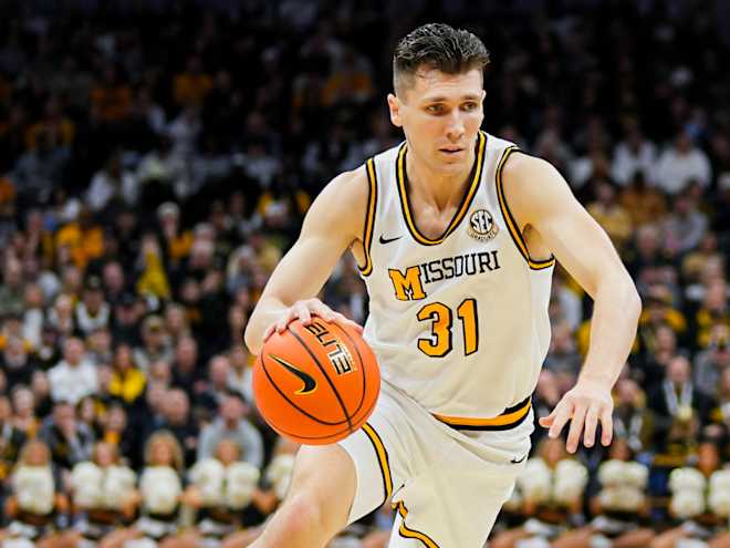 Caleb Grill signs with Chicago Bulls