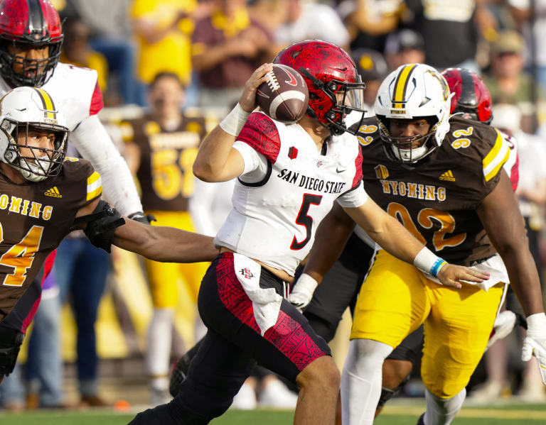 Transfer Quarterback Danny O'Neil talks Badgers' new offense Transfer Quarterback Danny O'Neil talks Badgers' new offense