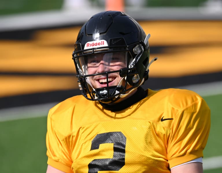 QB Deuce Hogan enters transfer portal