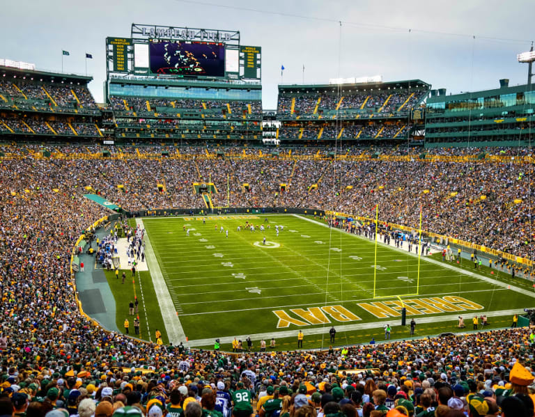 Notre Dame, Wisconsin Reschedule Lambeau Field Football Game For 2026 ...