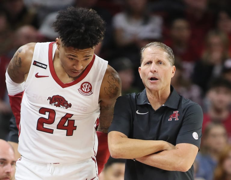 Arkansas Basketball Coaching Staff Works Hard to Bounce Back After