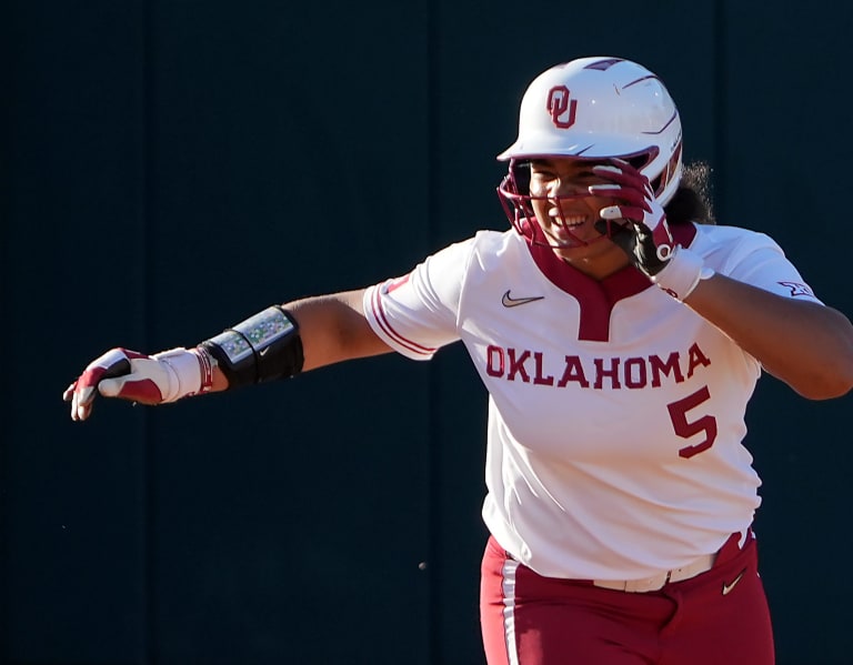 Sooners complete sweep of UCF with respondent 11-7 win