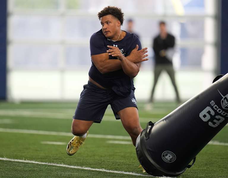Notebook: No NFL fullback workout yet for Notre Dame's Howard Cross III