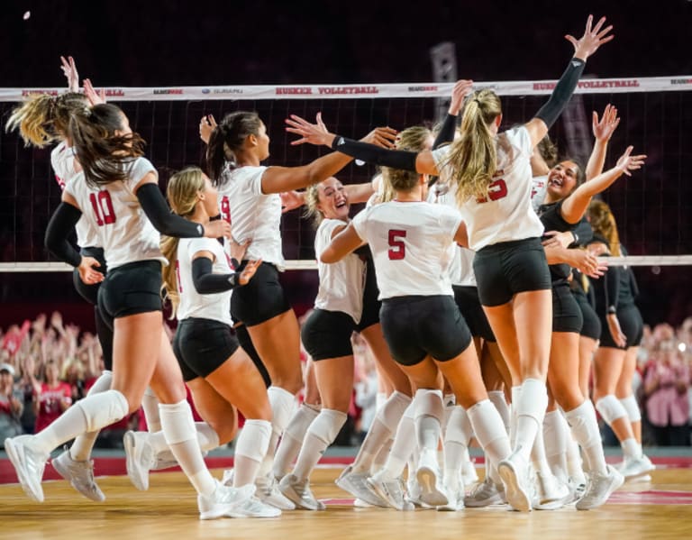 Nebraska Volleyball No. 1 seed Huskers sweep Long Island, roll into