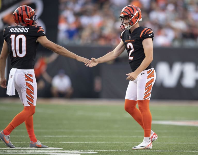 Bengals re-sign longtime punter Kevin Huber