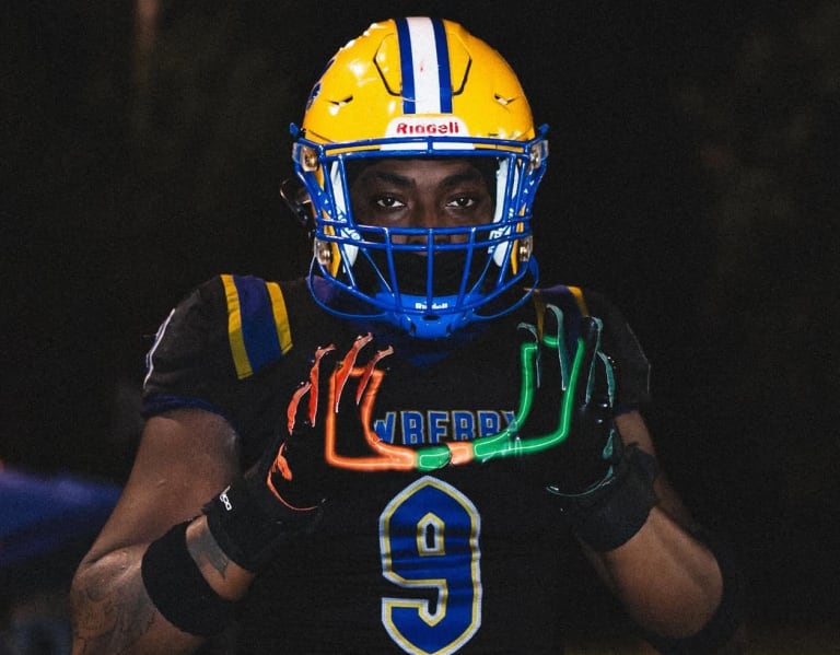The 2025 Class: High-upside defensive lineman Mykah Newton signs with Miami