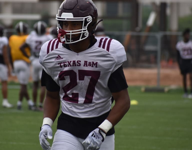 SEC Football: Aggies Jurriente Davis graded among top 10 linebackers