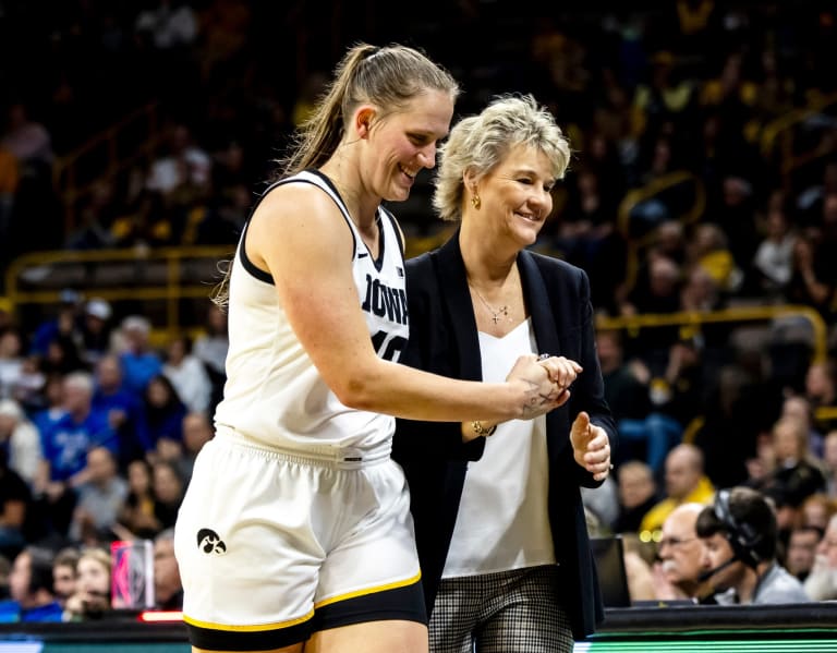 Sharon Goodman Leaving Iowa for Nursing School After Season - Hawkeye ...