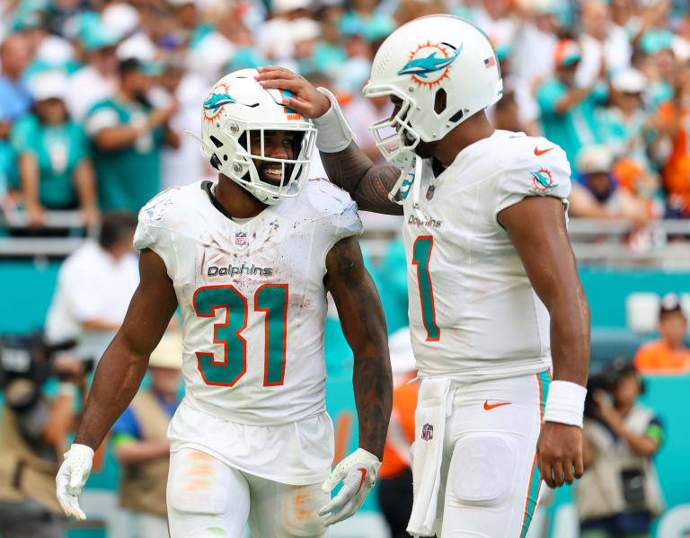 Dolphins drop near-record 70 points on Broncos