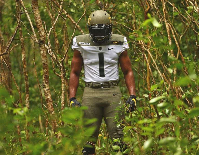 Army Black Knights Unveil Uniforms To Worn At The Army-Navy Game ...