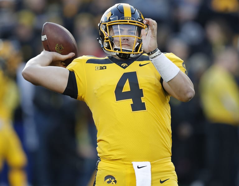 Wisconsin football: Previewing Nate Stanley and the 2019 Iowa Hawkeyes