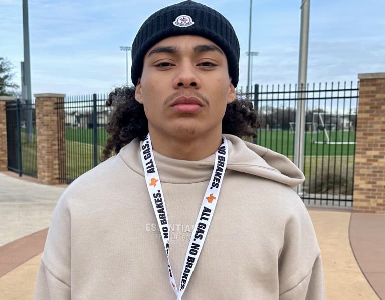 Notre Dame impresses 2025 fourstar WR Tanook Hines 'I loved the visit' InsideNDSports Notre