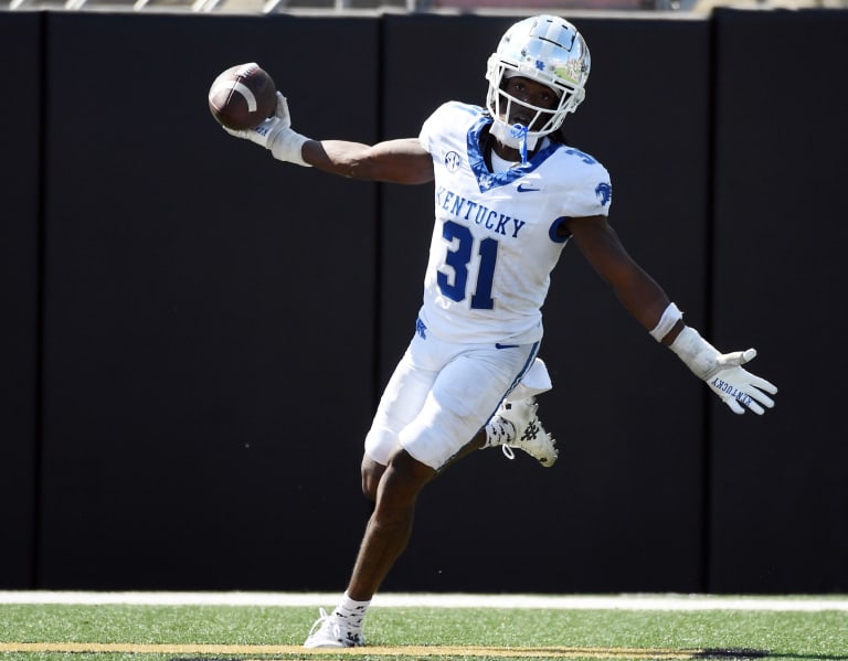 kentucky football uniforms