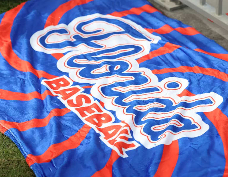 LIVE GAME THREAD:  Florida vs Alabama Game Two (5/16)