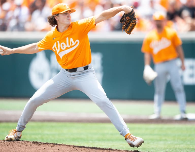 Imparting standards to newcomers key for Tennessee baseball