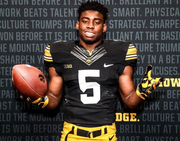 Iowa RB Tyler Goodson tallies 153 yards, 3 TDs vs. Kent State