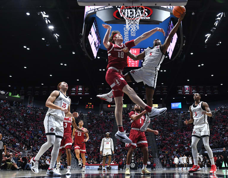 Stanford MBB está localizado no estado de San Diego, na mesma rua