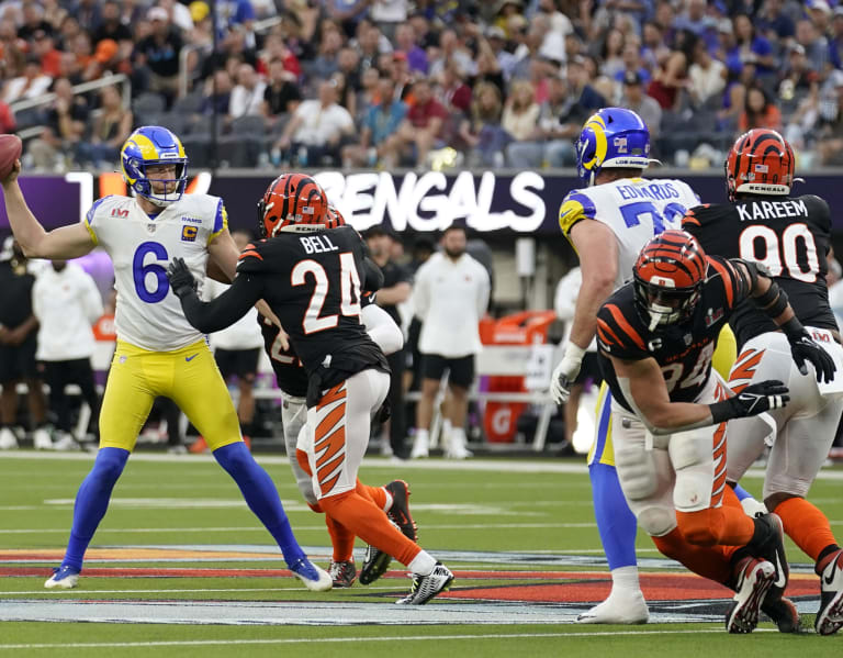 Los Angeles Rams punter Johnny Hekker (6) punts before an NFL