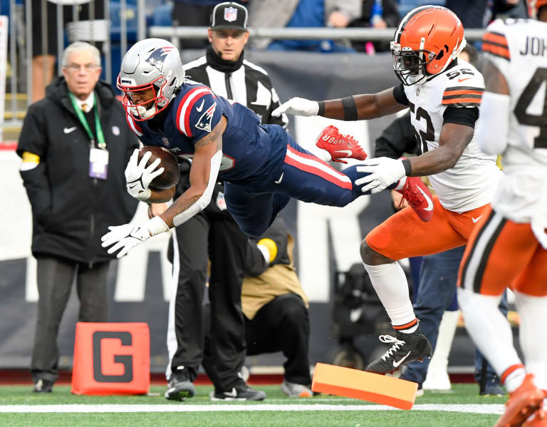 NFL: Jacoby Brissett, Browns rebound from collapse, beat Steelers - Los  Angeles Times