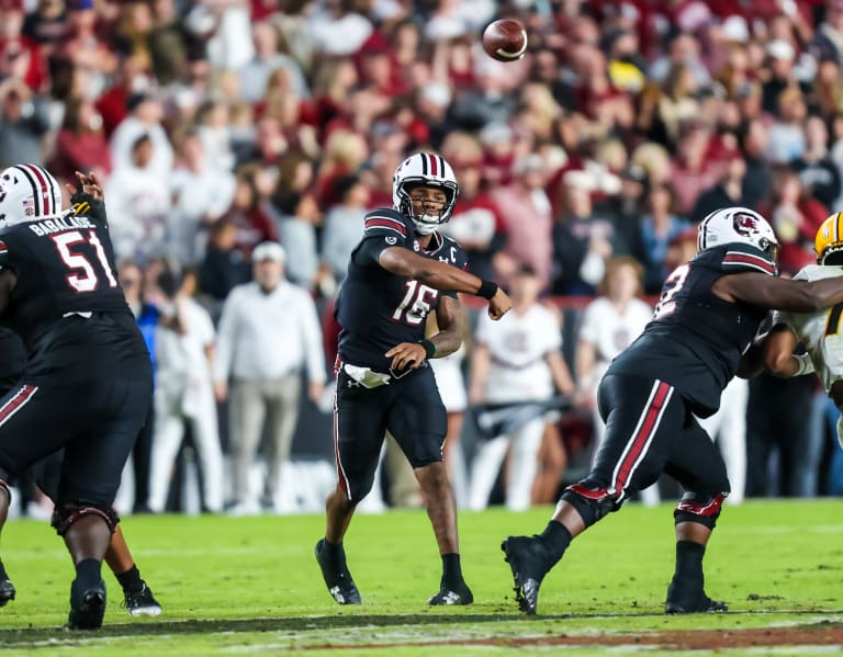 Sellers hits Sanders for last-minute score, Gamecocks beat Missouri 34-30