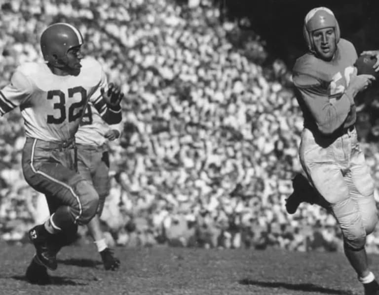 Top 25 Players In UNC Football History: No. 3 - Art Weiner