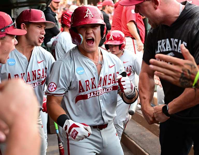 Arkansas pours it on Creighton to advance to regional final