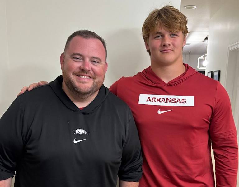 2026 OL commits to Arkansas