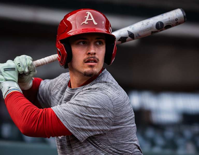 Arkansas freshman catcher, two others enter transfer portal