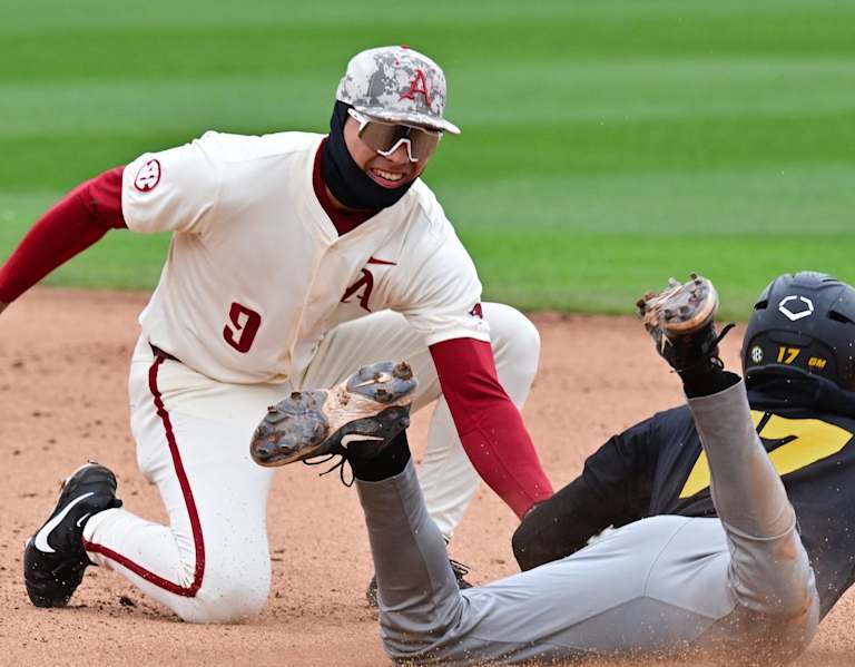 Arkansas clinches series with 14-4 win over Missouri