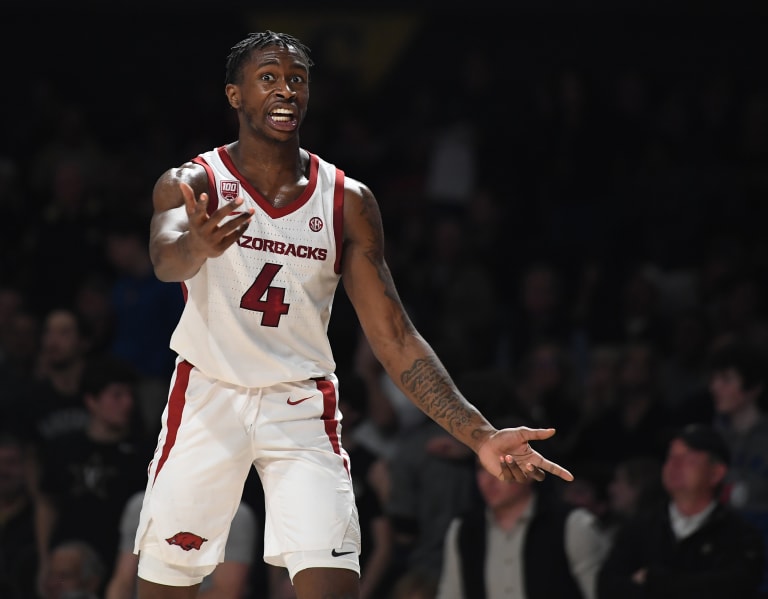 HawgBeat  –  Arkansas basketball suffers big drop in AP Top 25