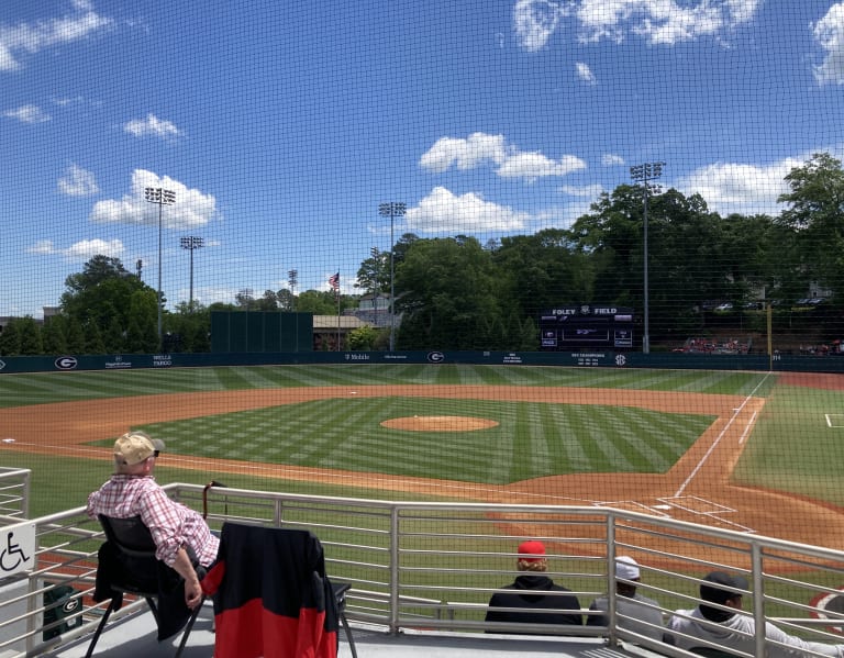 WholeHogSports - Arkansas beats Georgia, 5-3, to win series