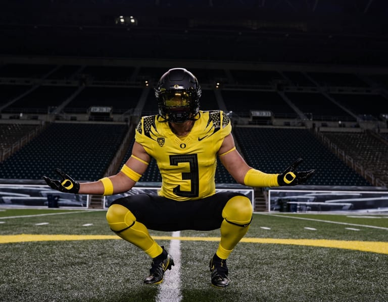 DE Teitum Tuioti, son of Ducks DL coach, commits to Oregon