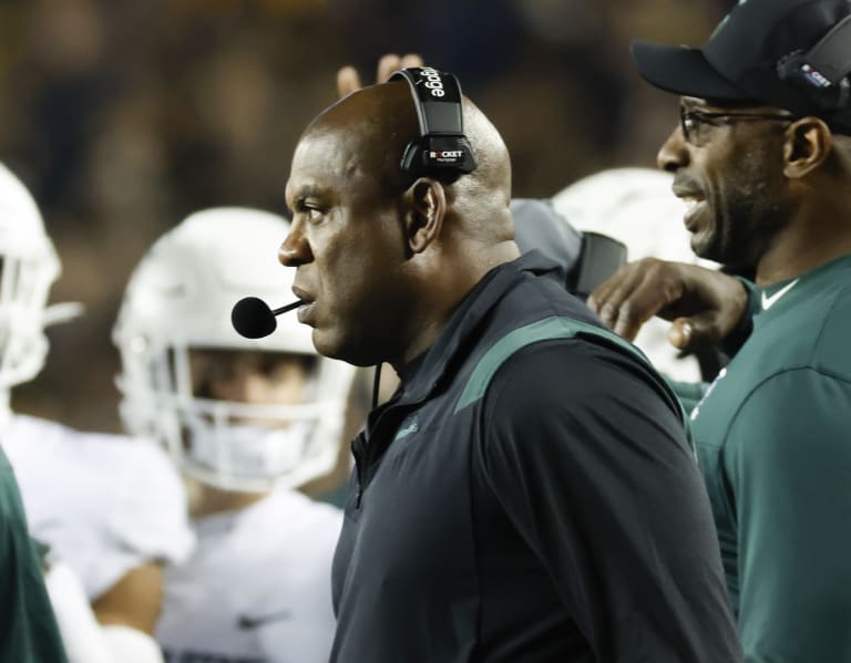 WATCH: Michigan State gets into disturbing scuffle with Michigan player thumbnail