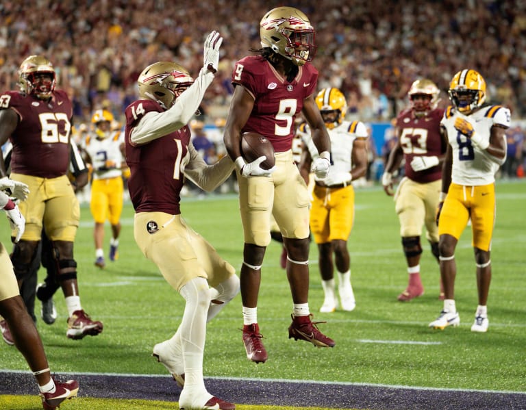 FSU football players seen wearing Apple Watches during LSU game