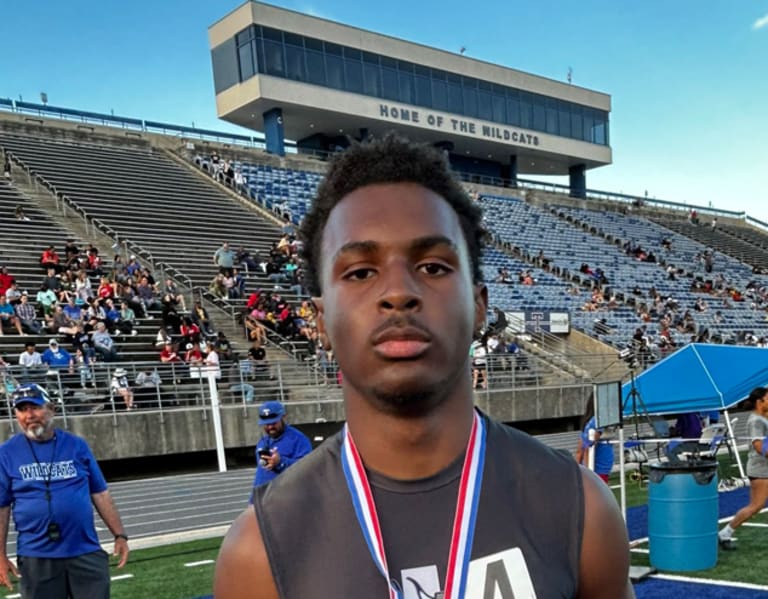 2025 WR Terrence Lewis discusses recruitment, Kansas State visit