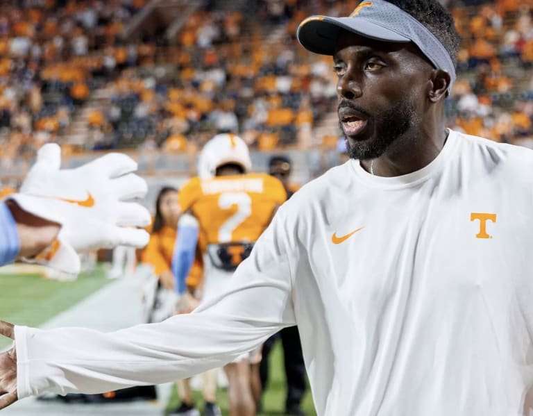 Tim Banks inks contract extension with Tennessee football