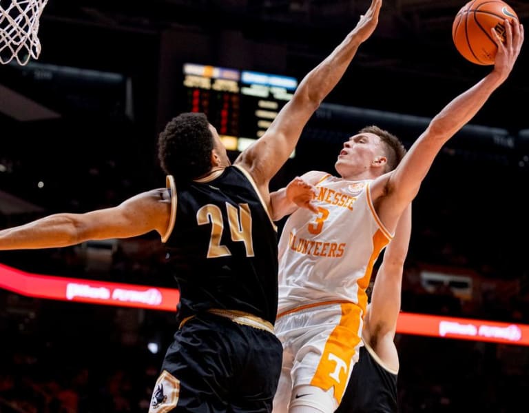 Dalton Knecht Shows Up On Offense And Defense For Vols In Win Over ...