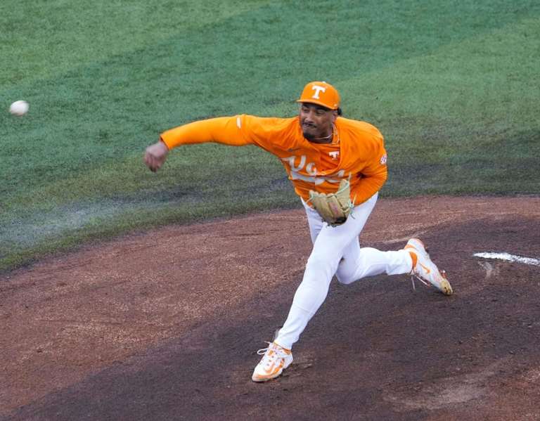 Live updates, discussion: No. 4 Tennessee vs. Kentucky (Game 2)