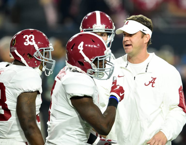 LOOK: Former Alabama teammates share moment following game - On3