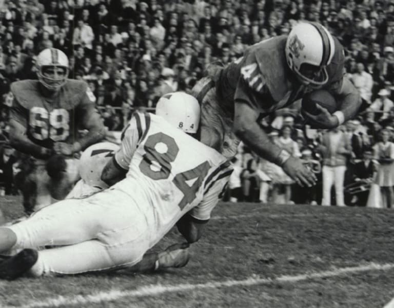 Top 40 UNC football and basketball players of all time: No. 25 - Ken Willard