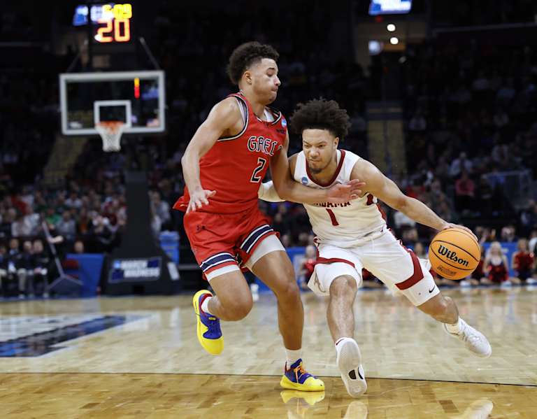Bulldogs get fourth basketball transfer